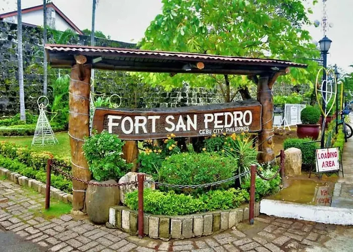 Apartment 17d Walking Distance To Ayala And It Park With Wifi *